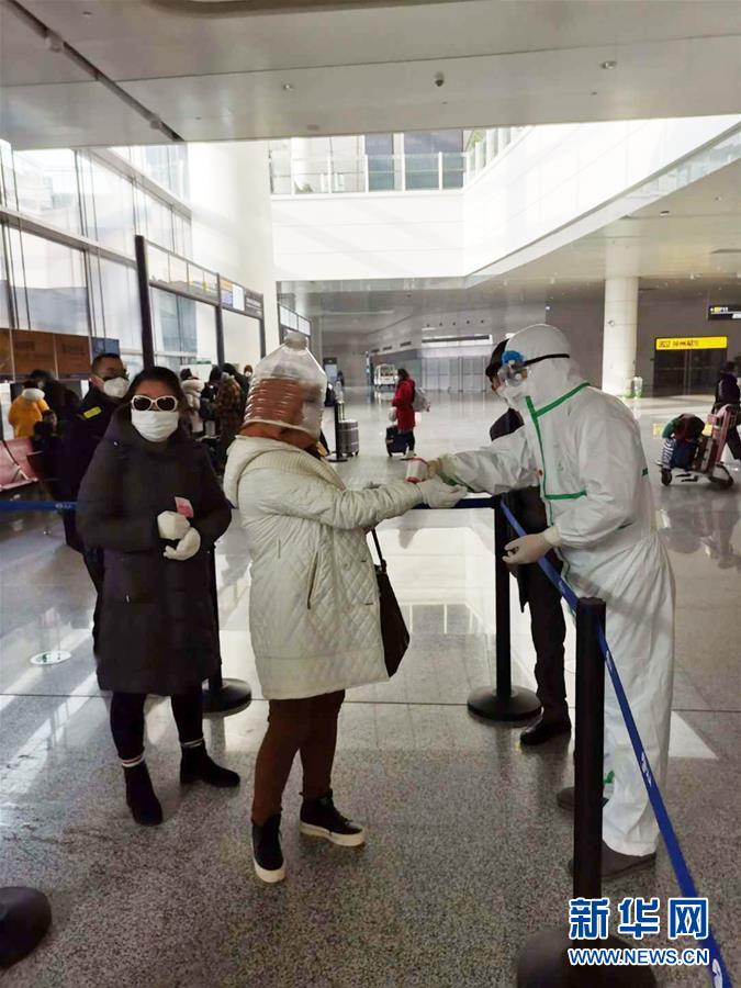 （習近平致敬的戰(zhàn)&ldquo;疫&rdquo;英雄&middot;志愿者篇&middot;圖文互動）（8）他們，微光成炬照征程