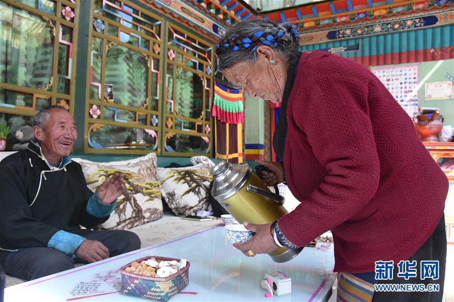 （圖文互動(dòng)）（6）堅(jiān)守與新生&mdash;&mdash;西藏農(nóng)奴制社會(huì)經(jīng)歷者說(shuō)