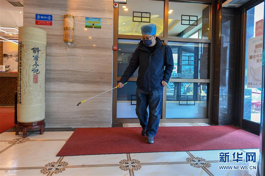 （一線抗疫群英譜&middot;圖文互動(dòng)）（5）服務(wù)白衣天使的&ldquo;管家&rdquo;艾厚宇