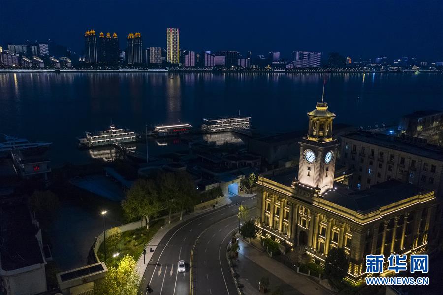 (聚焦疫情防控)(12)點亮武漢