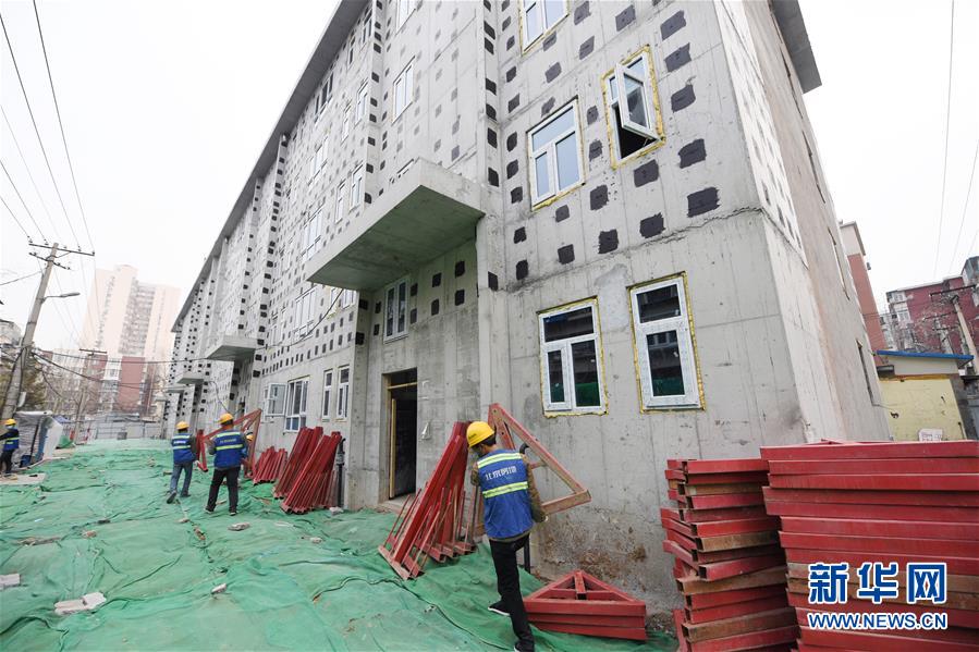 （新華全媒頭條&middot;圖文互動）（4）88級臺階，終于不再是座&ldquo;山&rdquo;？&mdash;&mdash;北京老舊小區(qū)加裝電梯現(xiàn)狀調(diào)查
