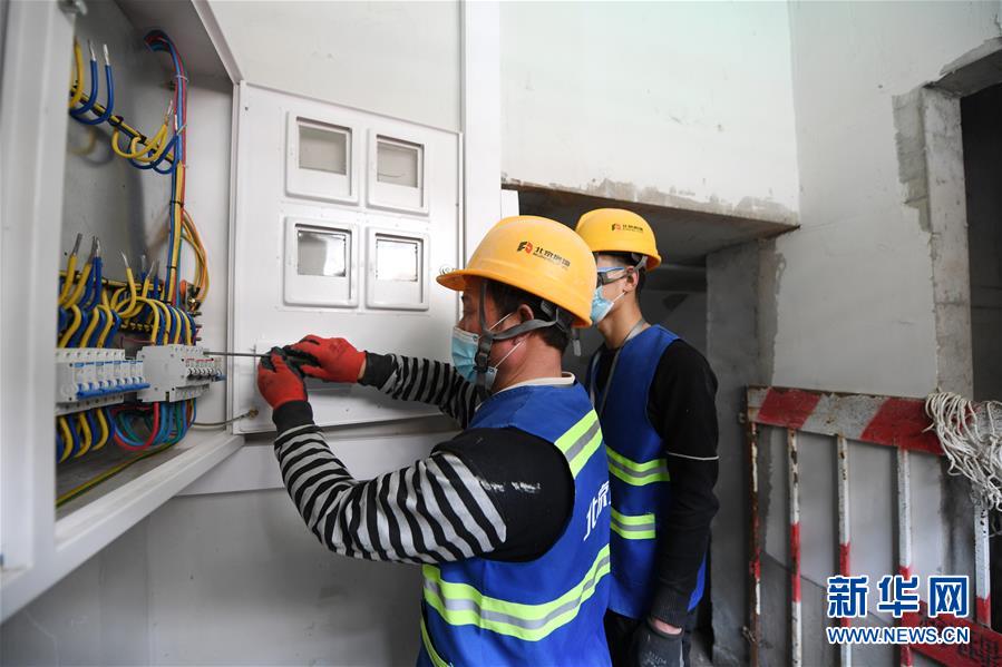 （新華全媒頭條&middot;圖文互動）（5）88級臺階，終于不再是座&ldquo;山&rdquo;？&mdash;&mdash;北京老舊小區(qū)加裝電梯現(xiàn)狀調(diào)查