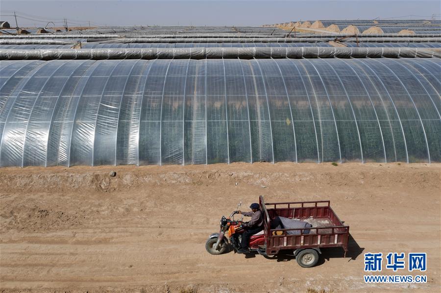 （新華全媒頭條&middot;圖文互動）（14）春天里的5個&ldquo;戰(zhàn)貧&rdquo;瞬間&mdash;&mdash;習(xí)近平總書記關(guān)于脫貧攻堅(jiān)決策部署指引攻克最后的深貧堡壘