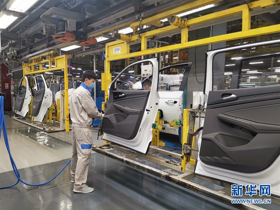 （在習(xí)近平新時代中國特色社會主義思想指引下&mdash;&mdash;新時代新作為新篇章&middot;習(xí)近平總書記關(guān)切事&middot;圖文互動）（1）按下復(fù)工復(fù)產(chǎn)&ldquo;快進(jìn)鍵&rdquo;