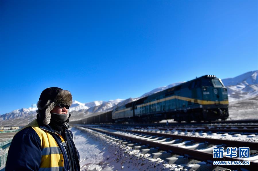 （新華全媒頭條&middot;圖文互動）（1）用腳步和忠誠守護(hù)雪域天路&mdash;&mdash;記青藏鐵路望昆線路車間副主任于本蕃