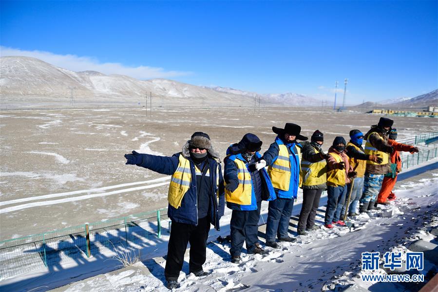 （新華全媒頭條&middot;圖文互動）（5）用腳步和忠誠守護(hù)雪域天路&mdash;&mdash;記青藏鐵路望昆線路車間副主任于本蕃