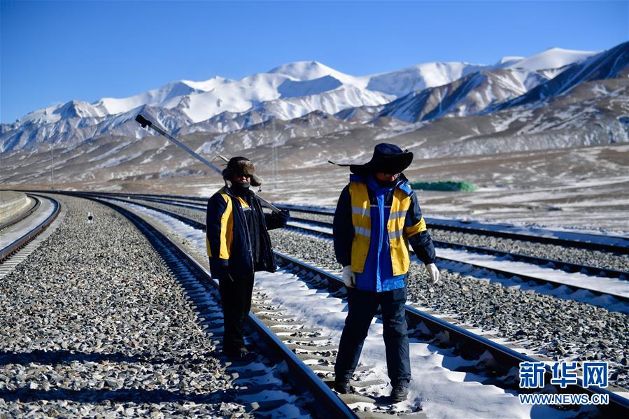（新華全媒頭條&middot;圖文互動）（7）用腳步和忠誠守護(hù)雪域天路&mdash;&mdash;記青藏鐵路望昆線路車間副主任于本蕃