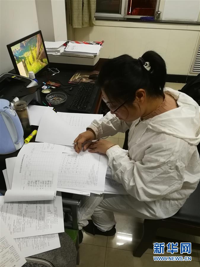 （一線抗疫群英譜&middot;圖文互動(dòng)）（1）山西檢測(cè)員伉儷：疫情不退，決不放松