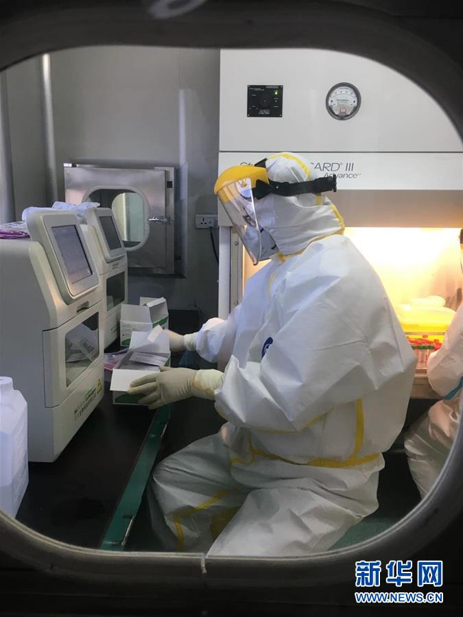 （一線抗疫群英譜&middot;圖文互動(dòng)）（2）山西檢測(cè)員伉儷：疫情不退，決不放松