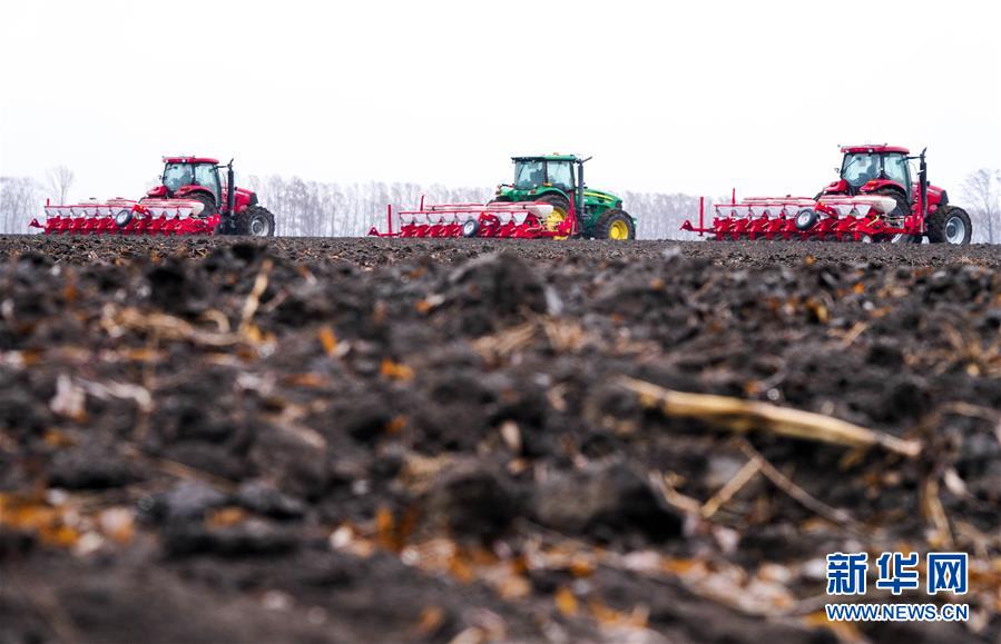 （新華全媒頭條&middot;圖文互動(dòng)）（1）讓中國(guó)飯碗端得更牢&mdash;&mdash;&ldquo;中華糧倉(cāng)&rdquo;春耕剪影