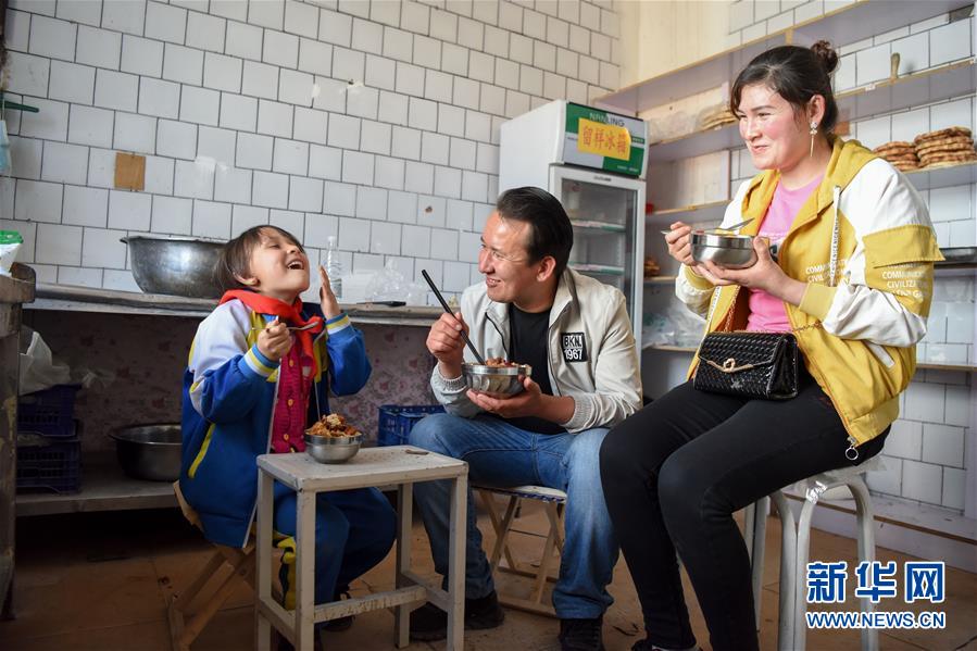 （決戰(zhàn)決勝脫貧攻堅&middot;圖文互動）（1）阿布都艾尼北上務(wù)工&ldquo;三級跳&rdquo;