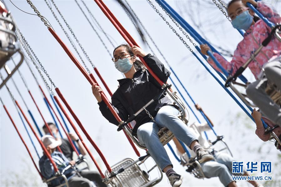 （新華全媒頭條&middot;圖文互動(dòng)）（4）人氣回暖 消費(fèi)復(fù)蘇 健康出行&mdash;&mdash;加長版&ldquo;五一&rdquo;假期觀察 