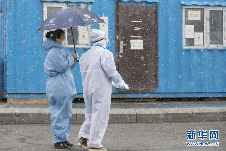 （在習(xí)近平新時(shí)代中國(guó)特色社會(huì)主義思想指引下&mdash;&mdash;新時(shí)代新作為新篇章&middot;習(xí)近平總書(shū)記關(guān)切事&middot;圖文互動(dòng)）（6）祛疫未竟 征衣不解&mdash;&mdash;綏芬河小城的抗疫故事