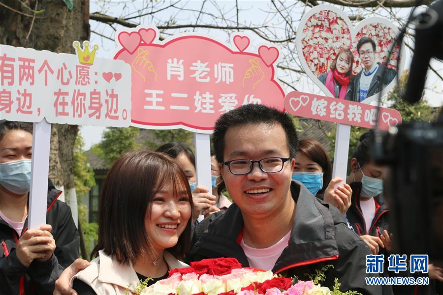 （新華全媒頭條&middot;圖文互動(dòng)）（12）&ldquo;我看不見你的樣子，但我知道你是誰&rdquo;&mdash;&mdash;寫在國際護(hù)士節(jié)來臨之際