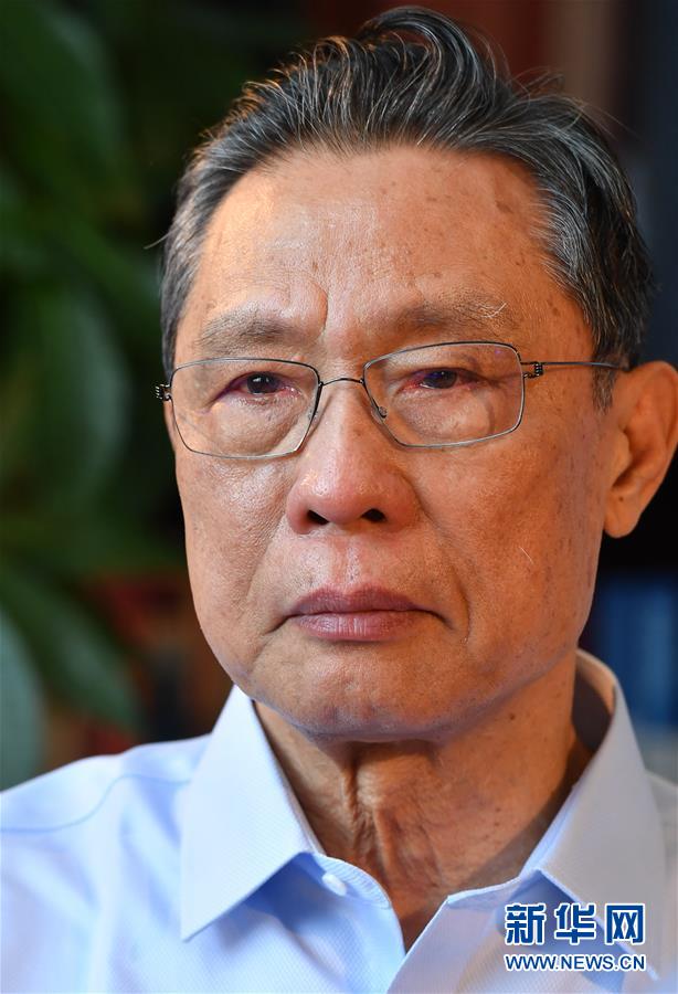 （新華全媒頭條&middot;圖文互動）（27）風(fēng)雨無阻向前進(jìn)&mdash;&mdash;寫在全國疫情防控阻擊戰(zhàn)取得重大戰(zhàn)略成果之際