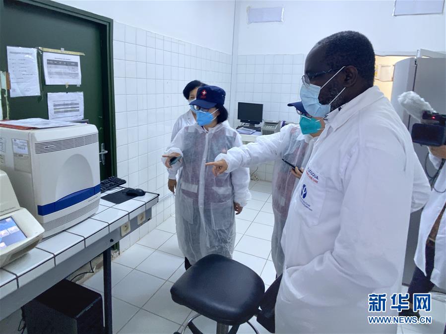 （新華全媒頭條&middot;圖文互動(dòng)）（13）&ldquo;始終把人民群眾生命安全和身體健康放在第一位&rdquo;&mdash;&mdash;中國(guó)抗疫彰顯&ldquo;生命至上、人民至上&rdquo;理念