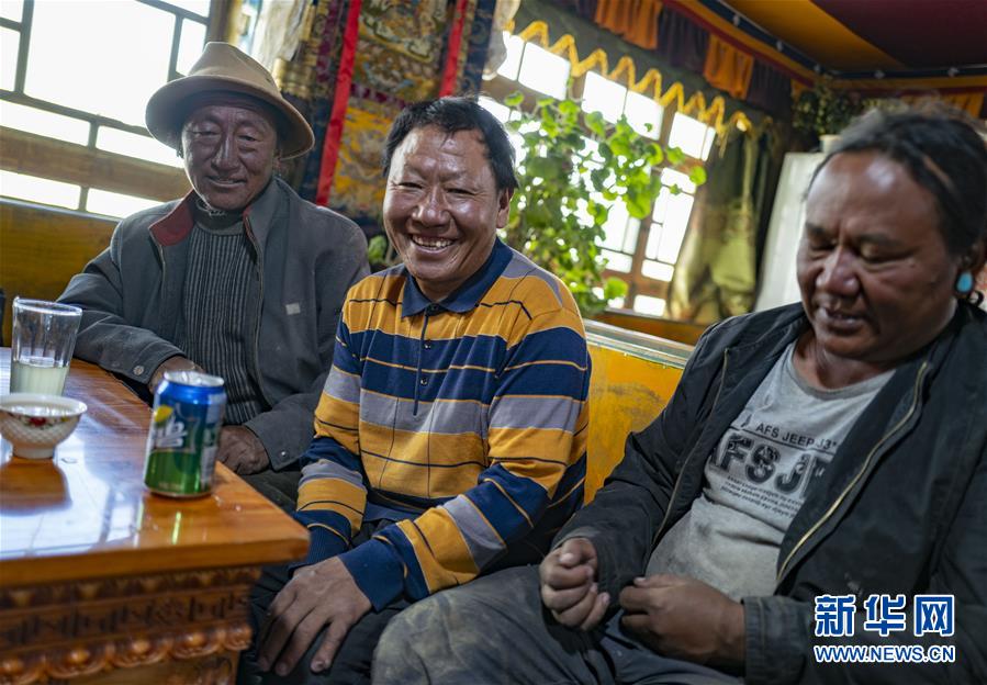 （圖文互動）（2）老農(nóng)多吉和他的珠峰&ldquo;牛頭旅館&rdquo;