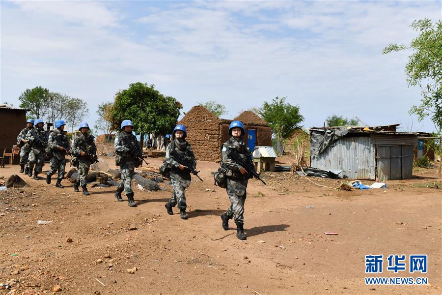 （新華全媒頭條&middot;圖文互動(dòng)）（6）崢嶸歲月30年 中國(guó)藍(lán)盔衛(wèi)和平