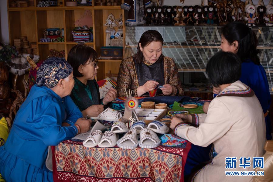 （在習(xí)近平新時(shí)代中國特色社會(huì)主義思想指引下&mdash;&mdash;新時(shí)代新作為新篇章&middot;習(xí)近平總書記關(guān)切事&middot;圖文互動(dòng)）（2）讓每一個(gè)角落都感受到幸福的溫情&mdash;&mdash;人口較少民族在脫貧攻堅(jiān)大潮中的奮進(jìn)故事