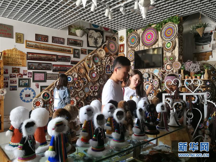 （在習(xí)近平新時(shí)代中國特色社會(huì)主義思想指引下&mdash;&mdash;新時(shí)代新作為新篇章&middot;習(xí)近平總書記關(guān)切事&middot;圖文互動(dòng)）（3）讓每一個(gè)角落都感受到幸福的溫情&mdash;&mdash;人口較少民族在脫貧攻堅(jiān)大潮中的奮進(jìn)故事