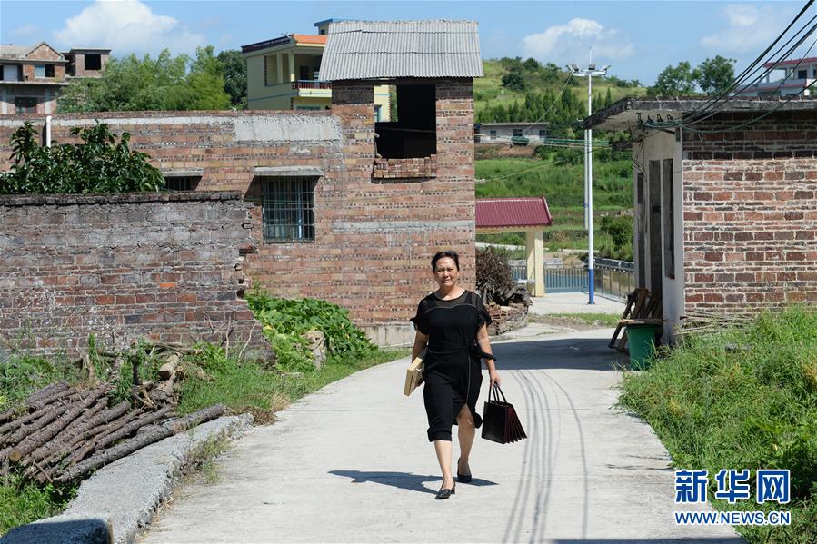 （圖文互動）（2）湘南深山，堅(jiān)守扶貧一線的黨員之家