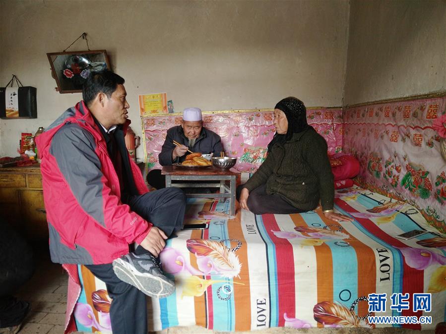 （新華全媒頭條&middot;圖文互動(dòng)）（5）初心赴使命 熱血寫春秋&mdash;&mdash;記脫貧攻堅(jiān)中的共產(chǎn)黨員