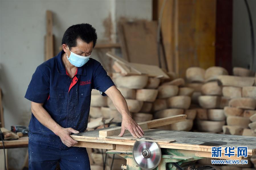  （新華全媒頭條&middot;圖文互動(dòng)）（5）青春，在希望的田野上&mdash;&mdash;大別山區(qū)尋訪&ldquo;城歸&rdquo;大學(xué)畢業(yè)生