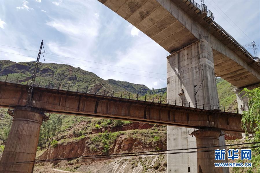 （新華全媒頭條&middot;圖文互動(dòng)）（15）自強(qiáng)的力量&mdash;&mdash;成昆鐵路通車50年記