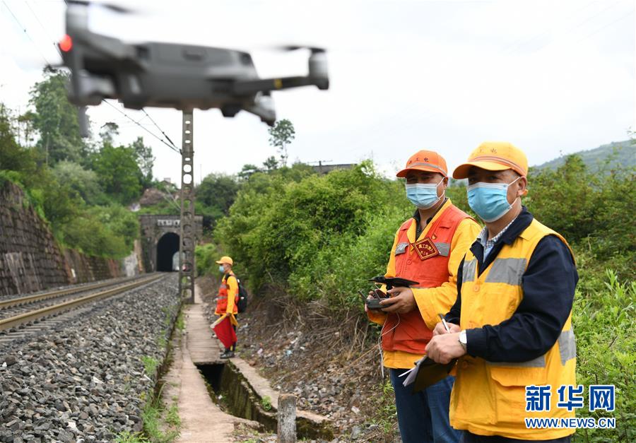 （新華全媒頭條&middot;圖文互動(dòng)）（14）自強(qiáng)的力量&mdash;&mdash;成昆鐵路通車50年記