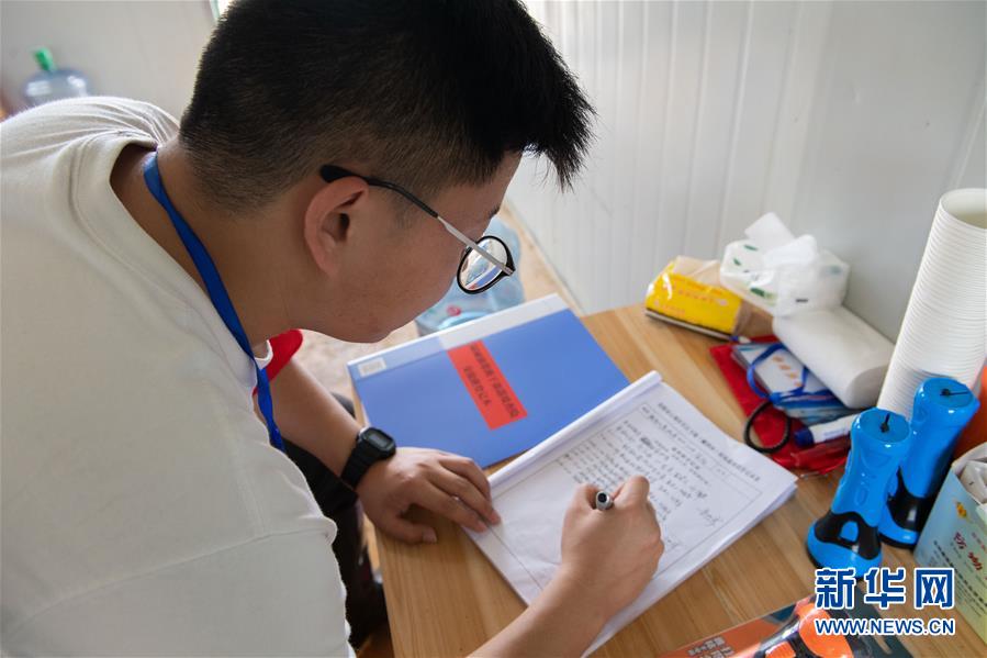 （防汛抗洪&middot;圖文互動(dòng)）（4）在大堤上成長(zhǎng)，為人民守護(hù)&mdash;&mdash;洪水中的青年&ldquo;生力軍&rdquo;