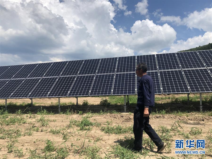 （決戰(zhàn)決勝脫貧攻堅&middot;圖文互動）（2）石頭縫里&ldquo;種太陽&rdquo;