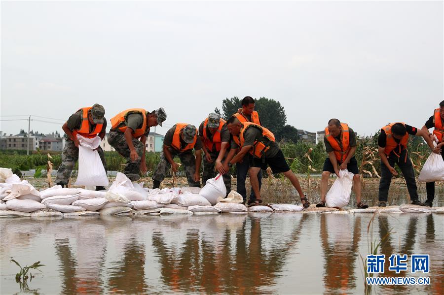 （圖文互動）（1）五十勇士戰(zhàn)江洲&mdash;&mdash;陸軍第71集團(tuán)軍某旅工兵連黨員突擊隊(duì)九江搶險記事