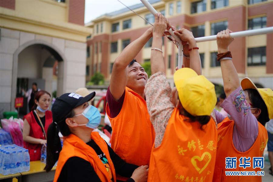 （在習(xí)近平新時代中國特色社會主義思想指引下&mdash;&mdash;新時代新作為新篇章&middot;習(xí)近平總書記關(guān)切事&middot;圖文互動）（5）遮風(fēng)雨 送安穩(wěn)&mdash;&mdash;受災(zāi)群眾轉(zhuǎn)移安置中的暖心故事