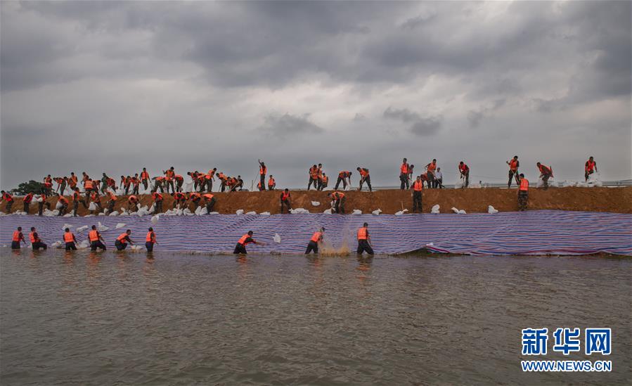 （防汛抗洪&middot;圖文互動）（1）抗洪長堤上的&ldquo;三件寶&rdquo;