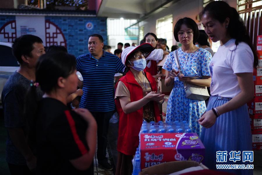 （新華全媒頭條&middot;圖文互動(dòng)）（9）百萬(wàn)群眾大轉(zhuǎn)移&mdash;&mdash;抗洪搶險(xiǎn)救援直擊