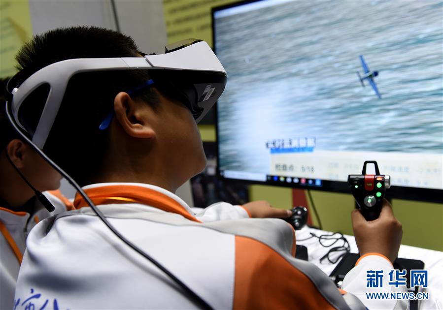 （新華全媒頭條&middot;圖文互動(dòng)）（15）&ldquo;美麗的中國夢(mèng)屬于你們&rdquo;&mdash;&mdash;以習(xí)近平同志為核心的黨中央關(guān)心少年兒童工作紀(jì)實(shí)