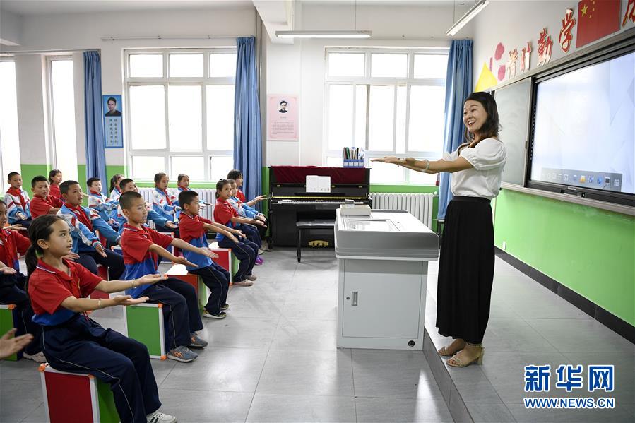 （新華全媒頭條&middot;走向我們的小康生活&middot;圖文互動(dòng)）（15）23萬人的命運(yùn)轉(zhuǎn)折&mdash;&mdash;我國最大易地生態(tài)移民安置區(qū)的脫貧密碼