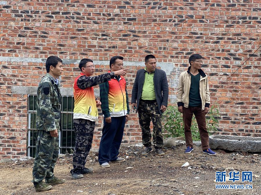 （在習(xí)近平新時(shí)代中國特色社會(huì)主義思想指引下&mdash;&mdash;新時(shí)代新作為新篇章&middot;習(xí)近平總書記關(guān)切事&middot;圖文互動(dòng)）（5）青春做伴，西部放歌&mdash;&mdash;走近扎根西部建設(shè)邊疆的大學(xué)生們