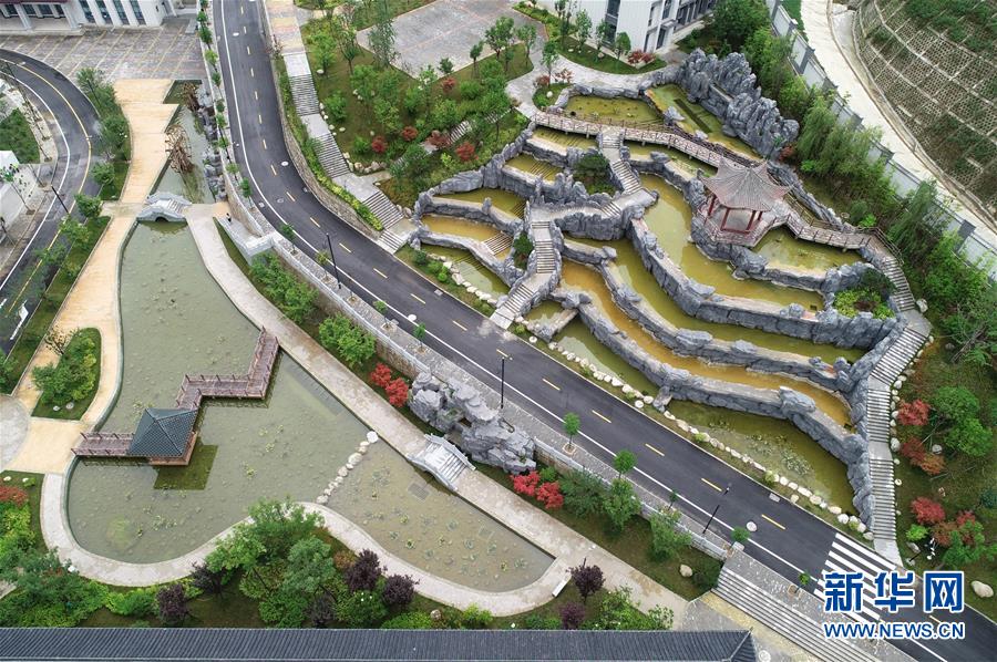 （新華視點&middot;圖文互動）（2）學校建漂亮點本無錯，為何這所&ldquo;豪華中學&rdquo;讓人困惑？