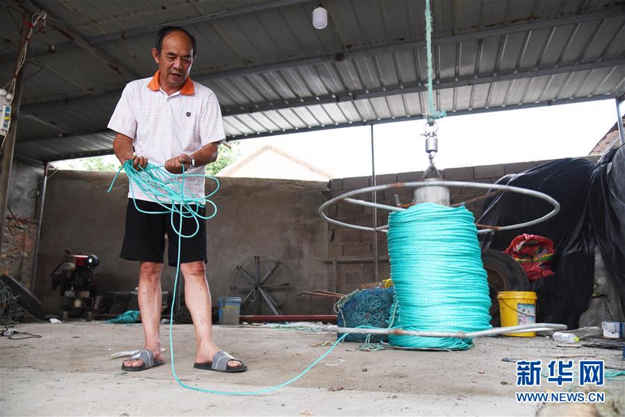 （走向我們的小康生活&middot;圖文互動(dòng)）（5）長(zhǎng)島漁民的扇貝喜事：從請(qǐng)客求人買(mǎi)到供不應(yīng)求