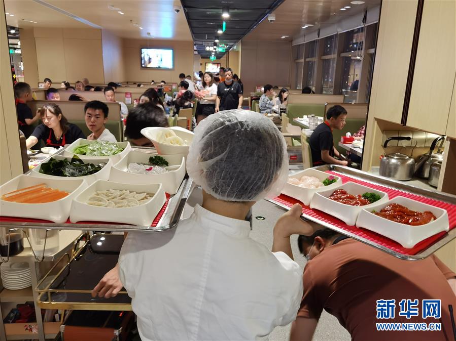 （在習(xí)近平新時代中國特色社會主義思想指引下&mdash;&mdash;新時代新作為新篇章&middot;習(xí)近平總書記關(guān)切事&middot;圖文互動）（2）珍惜盤中餐，狠剎浪費(fèi)風(fēng)&mdash;&mdash;各地積極行動堅決制止餐飲浪費(fèi)