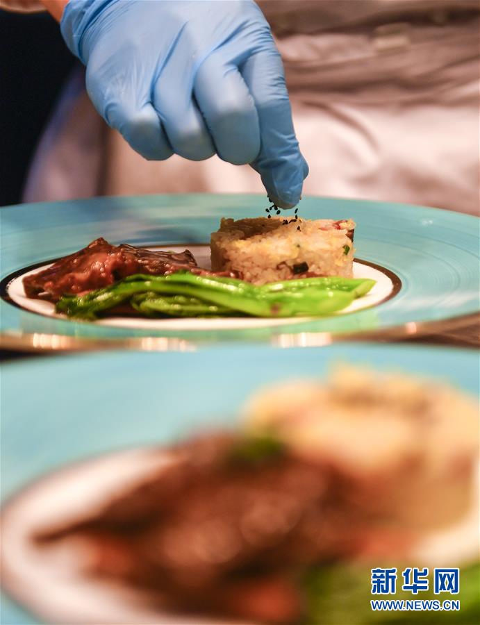 （在習(xí)近平新時代中國特色社會主義思想指引下&mdash;&mdash;新時代新作為新篇章&middot;習(xí)近平總書記關(guān)切事&middot;圖文互動）（5）珍惜盤中餐，狠剎浪費(fèi)風(fēng)&mdash;&mdash;各地積極行動堅決制止餐飲浪費(fèi)