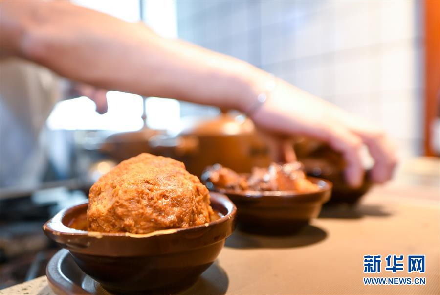 （在習(xí)近平新時代中國特色社會主義思想指引下&mdash;&mdash;新時代新作為新篇章&middot;習(xí)近平總書記關(guān)切事&middot;圖文互動）（7）珍惜盤中餐，狠剎浪費(fèi)風(fēng)&mdash;&mdash;各地積極行動堅決制止餐飲浪費(fèi)