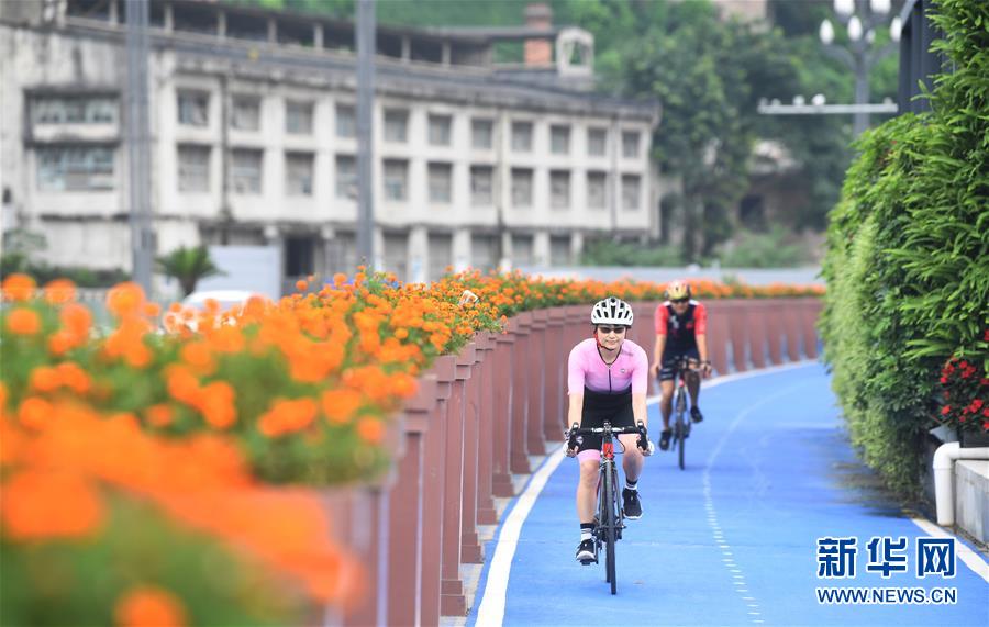 （新華全媒頭條&middot;走向我們的小康生活&middot;圖文互動）（13）大城大鄉(xiāng)的&ldquo;幸福協(xié)奏曲&rdquo;&mdash;&mdash;重慶推動高質(zhì)量發(fā)展創(chuàng)造高品質(zhì)生活紀(jì)事