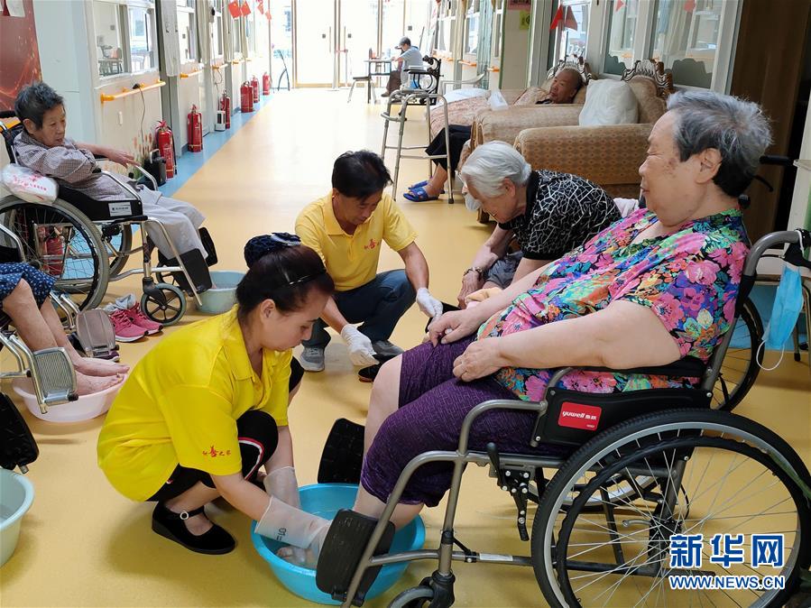 （走向我們的小康生活&middot;圖文互動(dòng)）（3）北京&ldquo;老有所養(yǎng)&rdquo;的床邊、身邊、周邊事