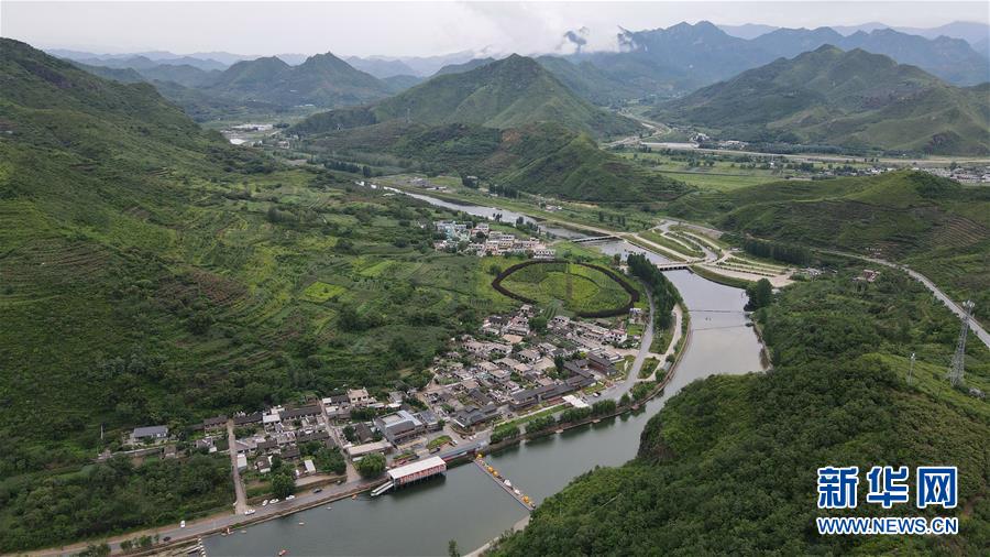 （新華全媒頭條&middot;走向我們的小康生活&middot;圖文互動(dòng)）（5）長(zhǎng)城腳下，小康村串成&ldquo;珍珠鏈&rdquo;