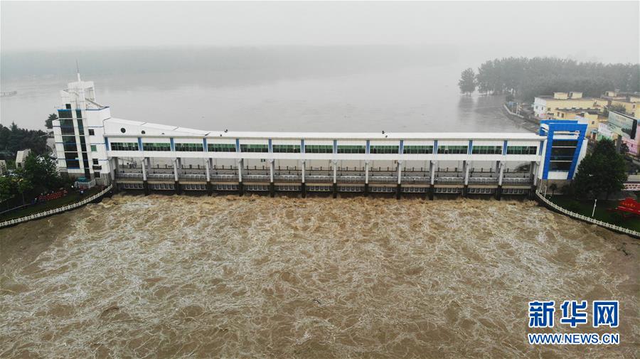 （在習(xí)近平新時(shí)代中國(guó)特色社會(huì)主義思想指引下&mdash;&mdash;新時(shí)代新作為新篇章&middot;習(xí)近平總書記關(guān)切事&middot;圖文互動(dòng)）（11）一切為了人民&mdash;&mdash;寫在全國(guó)防汛救災(zāi)取得階段性重大勝利之時(shí)