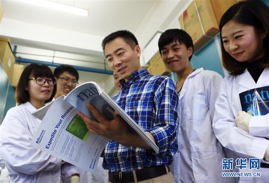 （在習(xí)近平新時(shí)代中國特色社會主義思想指引下&mdash;&mdash;新時(shí)代新作為新篇章&middot;習(xí)近平總書記關(guān)切事&middot;圖文互動）（4）終不悔為國為民，攀高峰只爭朝夕&mdash;&mdash;來自科學(xué)家們的動人故事