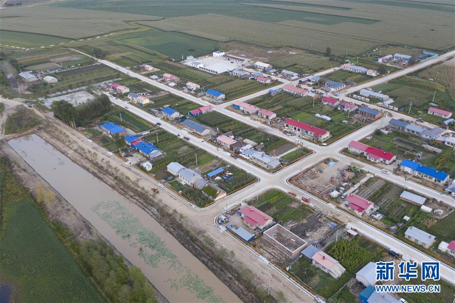 （決戰(zhàn)決勝脫貧攻堅(jiān)&middot;圖文互動）（1）團(tuán)結(jié)村的李輝新傳