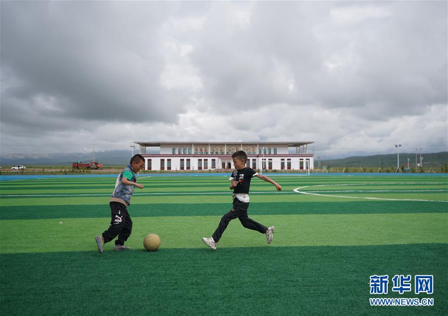 （新華全媒頭條&middot;走向我們的小康生活&middot;決戰(zhàn)決勝脫貧攻堅(jiān)&middot;圖文互動）（10）高原上綻放的光芒&mdash;&mdash;來自青海攻克深度貧困堡壘的故事